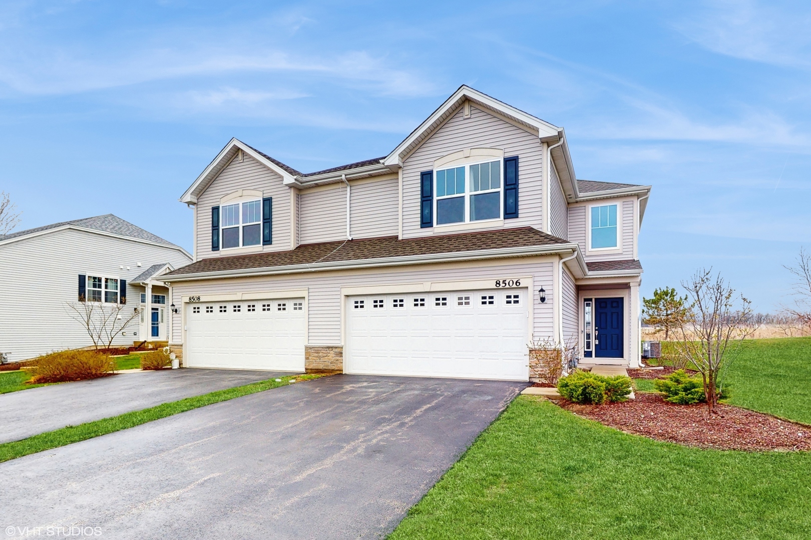 Property Photo: 8506 Redbud Court IL 60097
