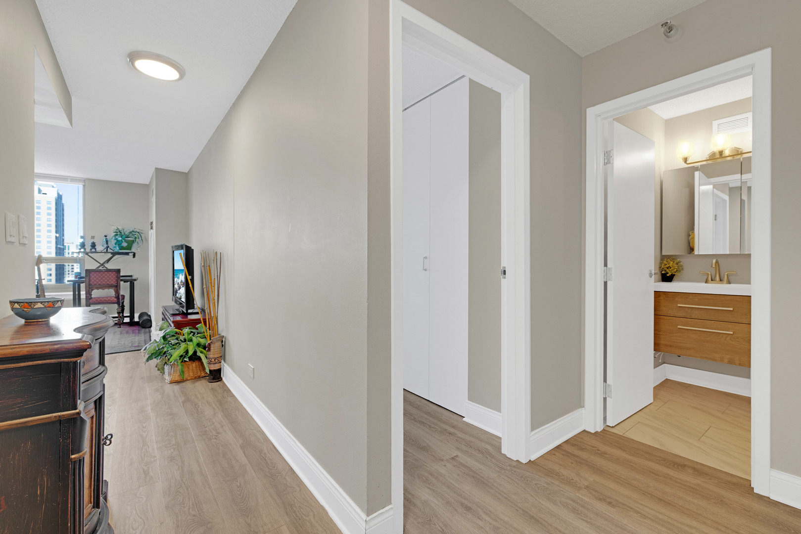Property Photo: 440 N Wabash Avenue 4603 IL 60611