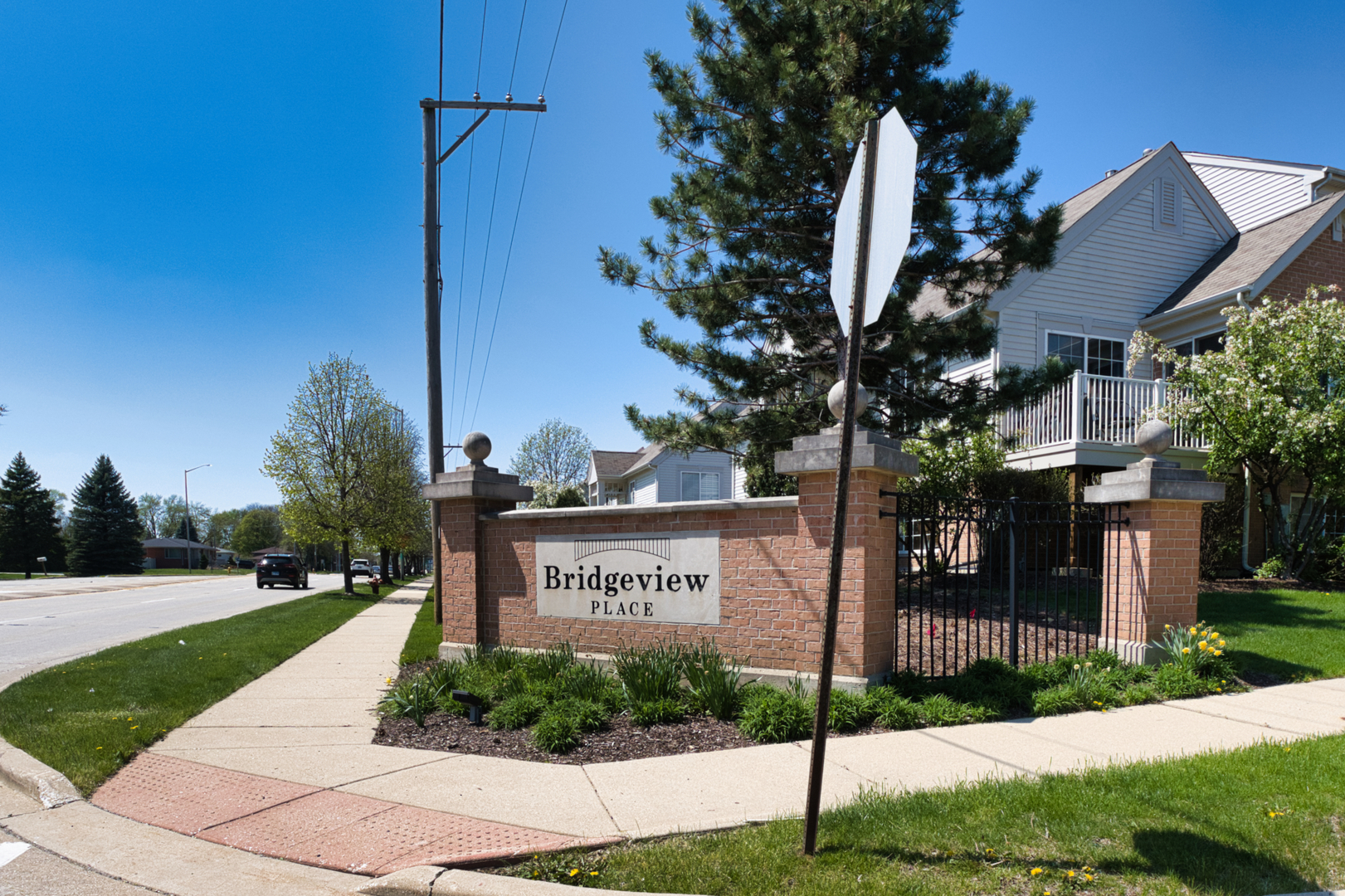 Property Photo: 7520 Claridge Drive H IL 60455