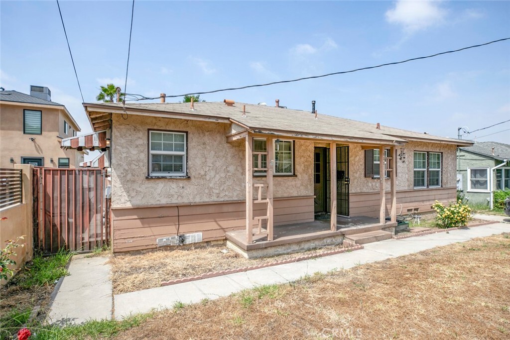 Property Photo: 8321 Outland View Drive CA 91352