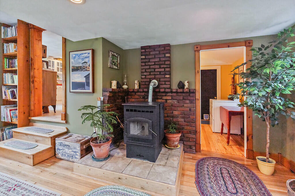 Property Photo: 286 Canaan Road ME 04927