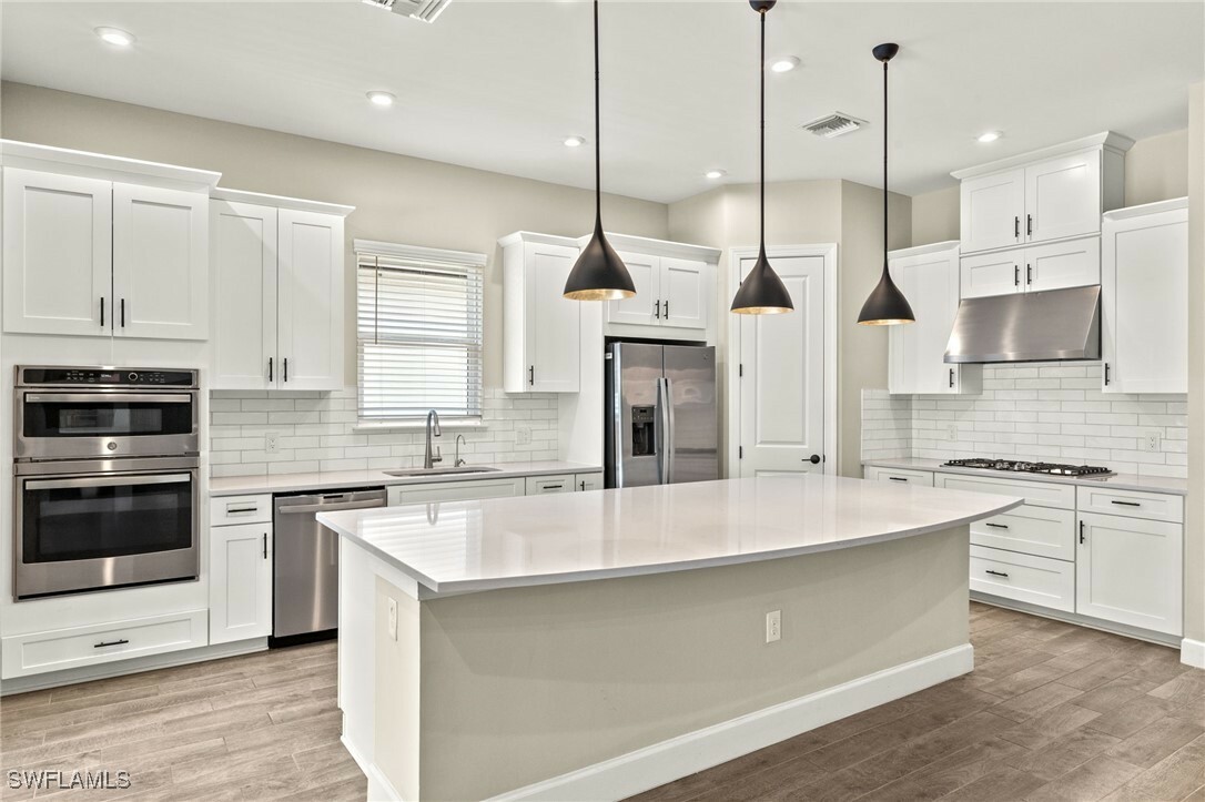 Property Photo: 15254 Arpino Court FL 34114