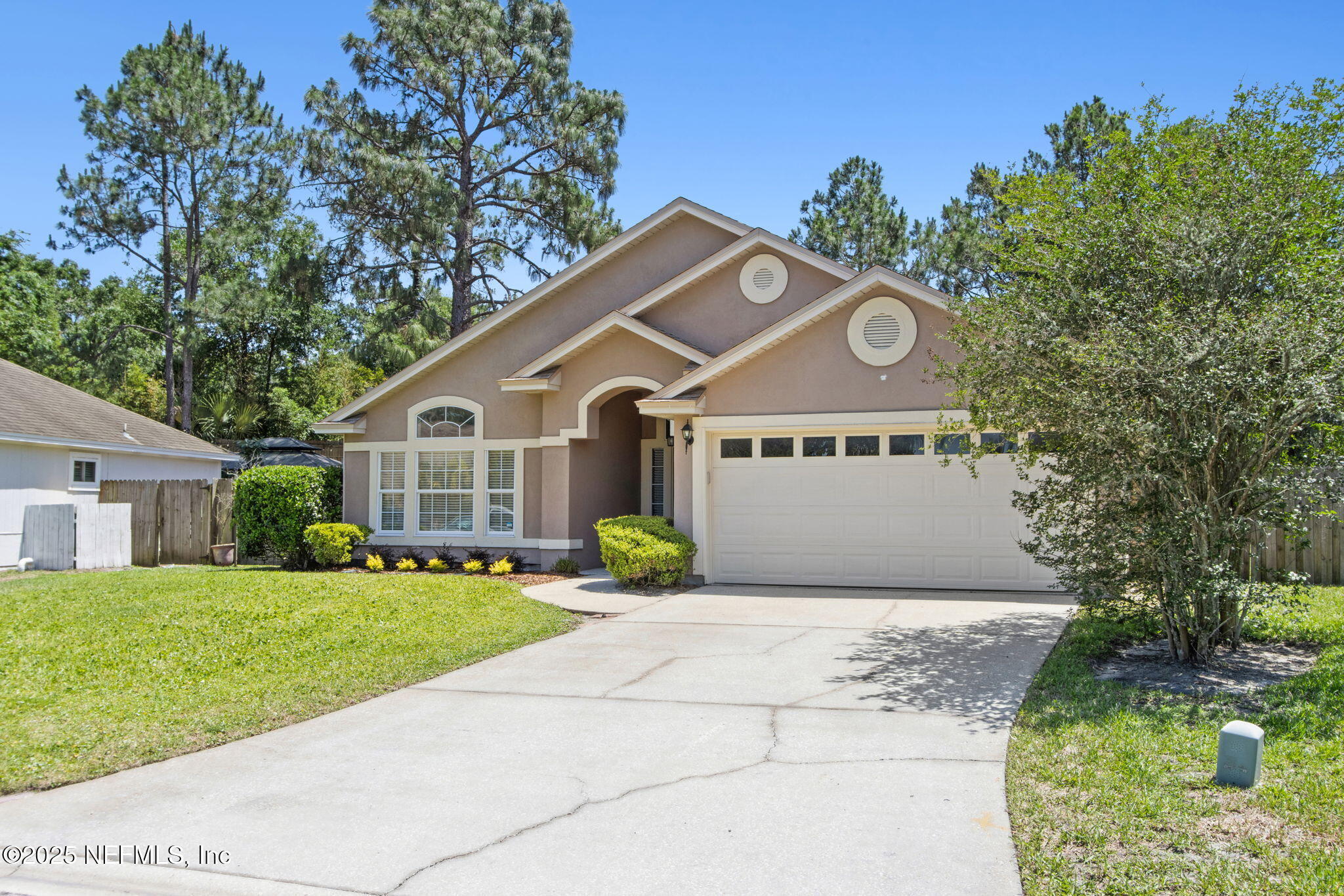Property Photo: 12340 Burgess Hill Circle S FL 32246