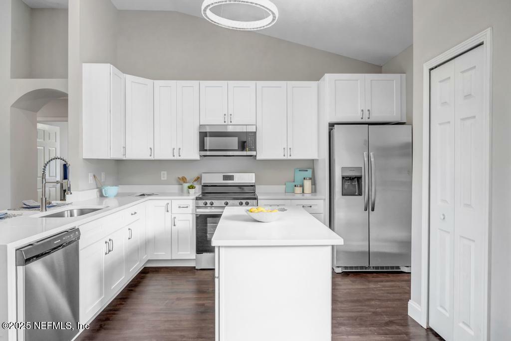 Property Photo: 4833 Saddlehorn Trail FL 32068