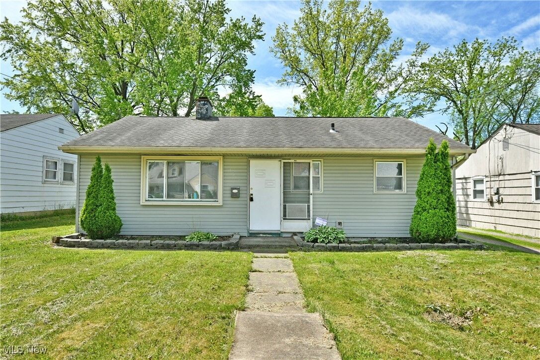 Property Photo: 1517 Thalia Avenue OH 44514