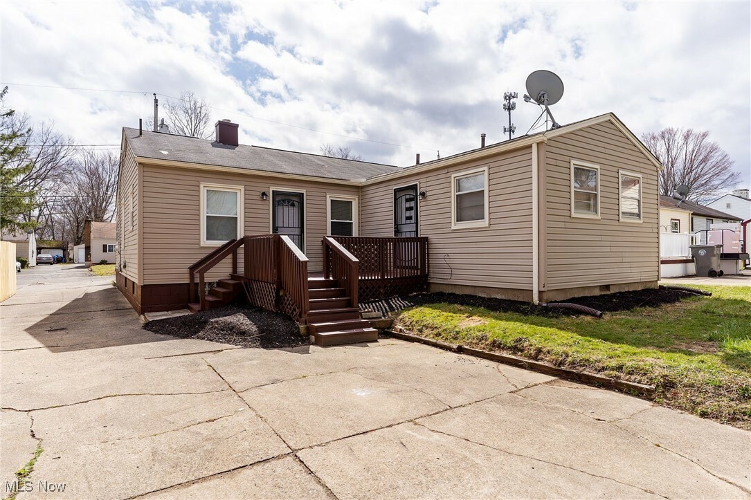 Property Photo: 1948 Highlawn Avenue OH 44509