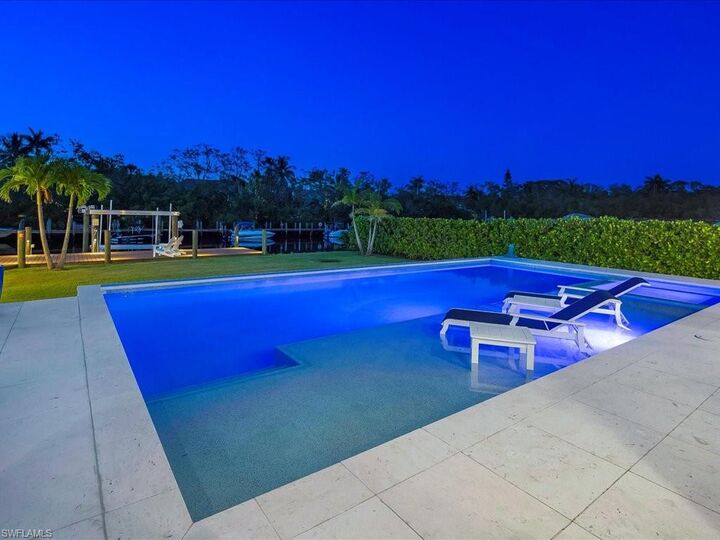Property Photo:  2195 Harbor Rd  FL 34104 