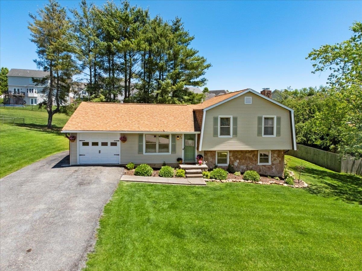 Property Photo: 80 Henley Drive VA 24073