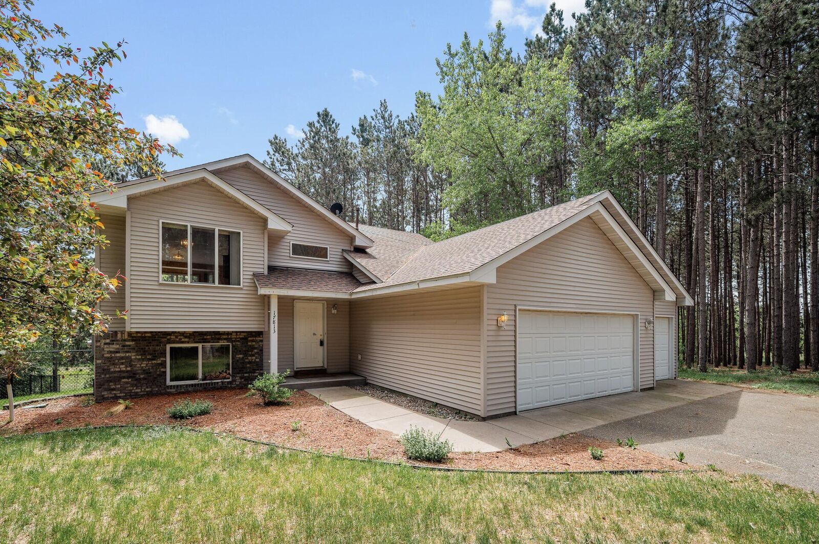 Property Photo: 17813 224th Avenue NW MN 55309