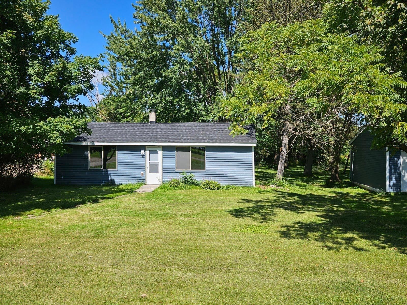 Property Photo: 310 Lincoln Street E MN 56318