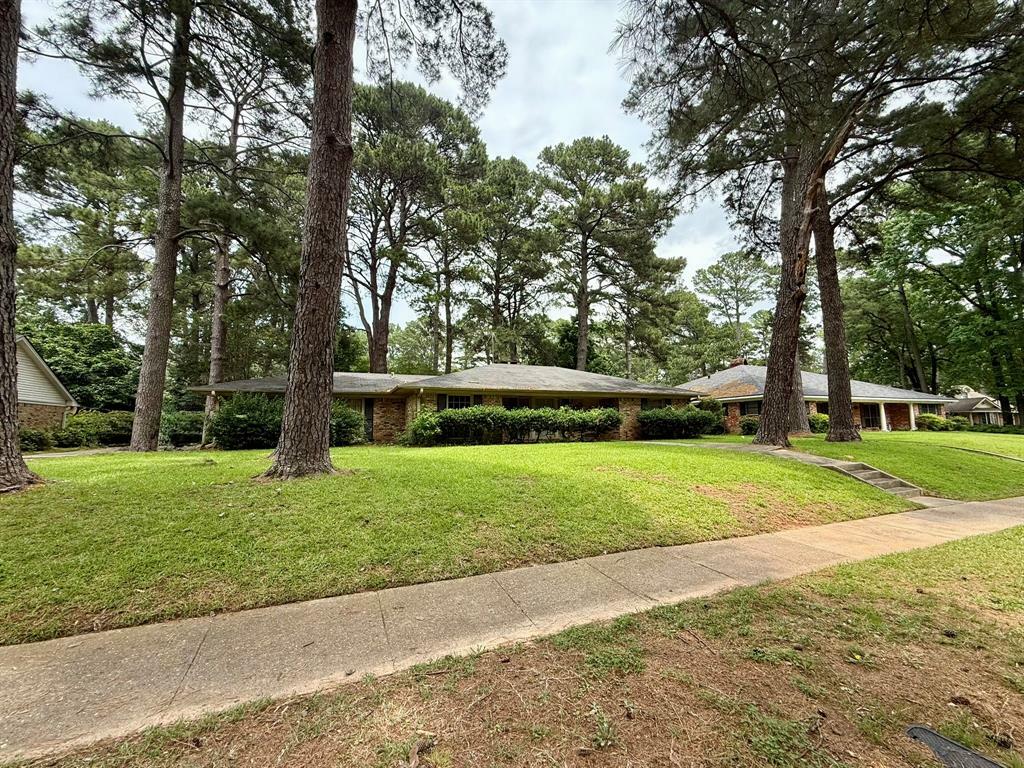 Property Photo: 8319 Suffolk Drive LA 71106