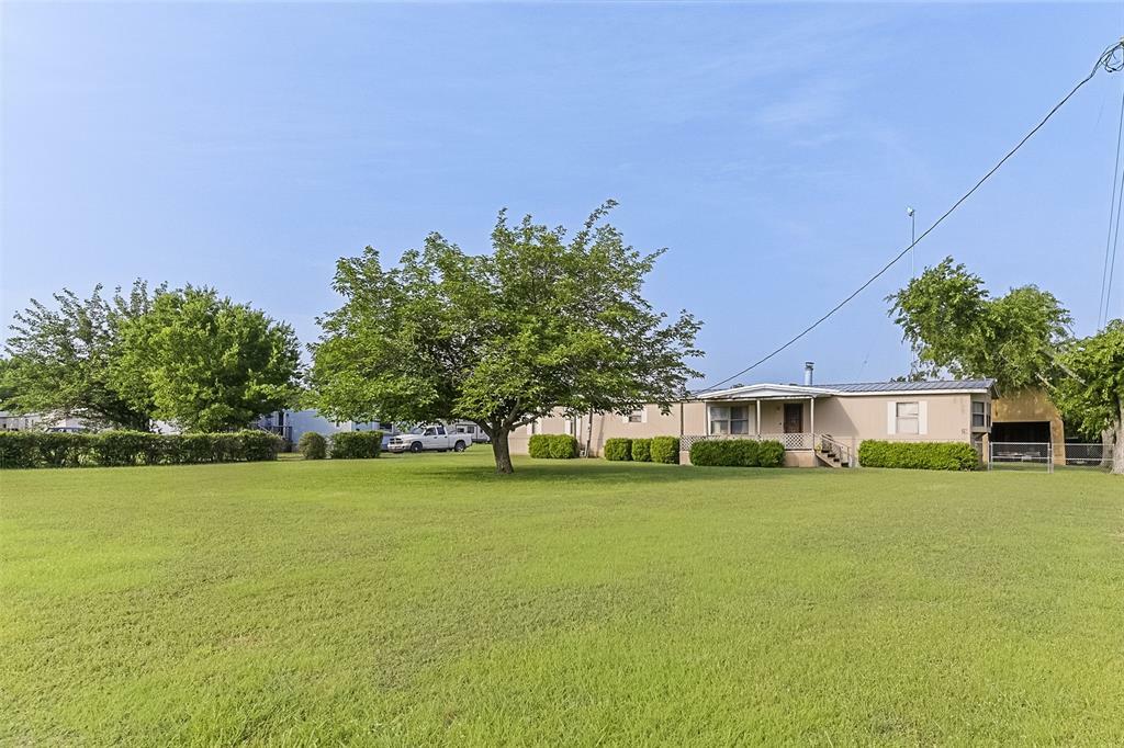Property Photo: 29 Willow Bend Court TX 76063