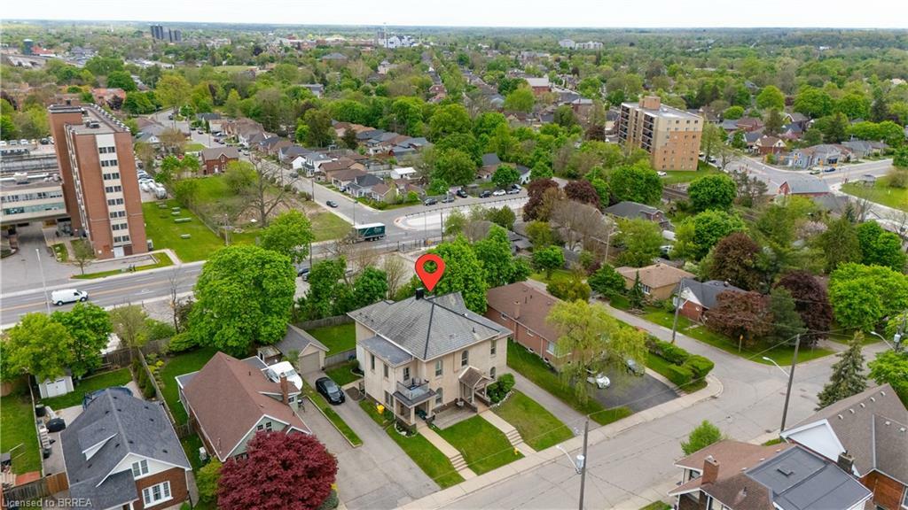 Photo de la propriété: 23 Lyons Avenue ON N3R 4P8