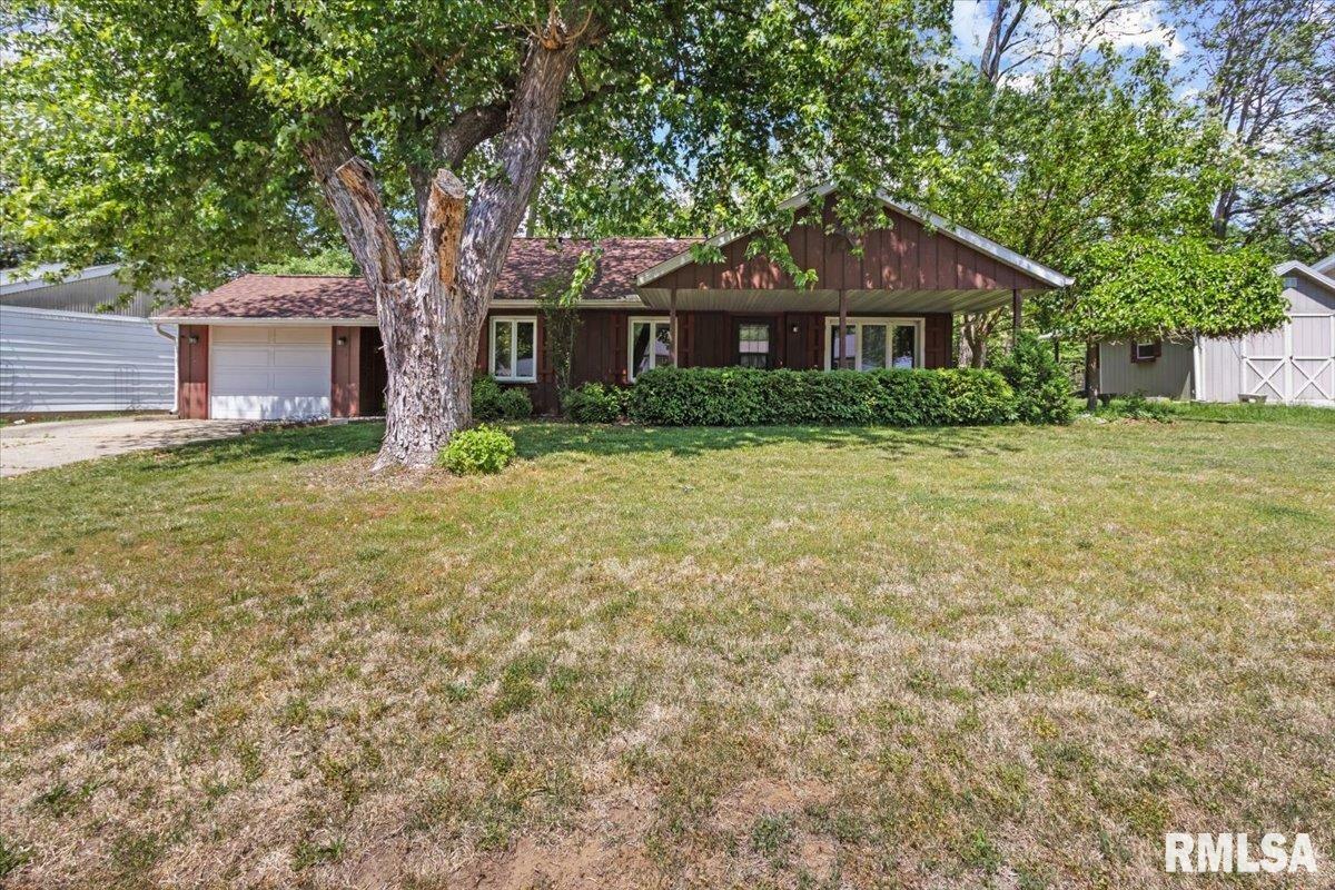 Property Photo: 105 Beloit Road IL 61554