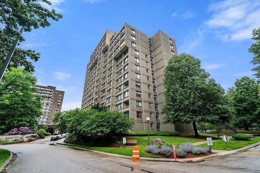 Property Photo: 250 Hammond Pond Parkway 806N MA 02467