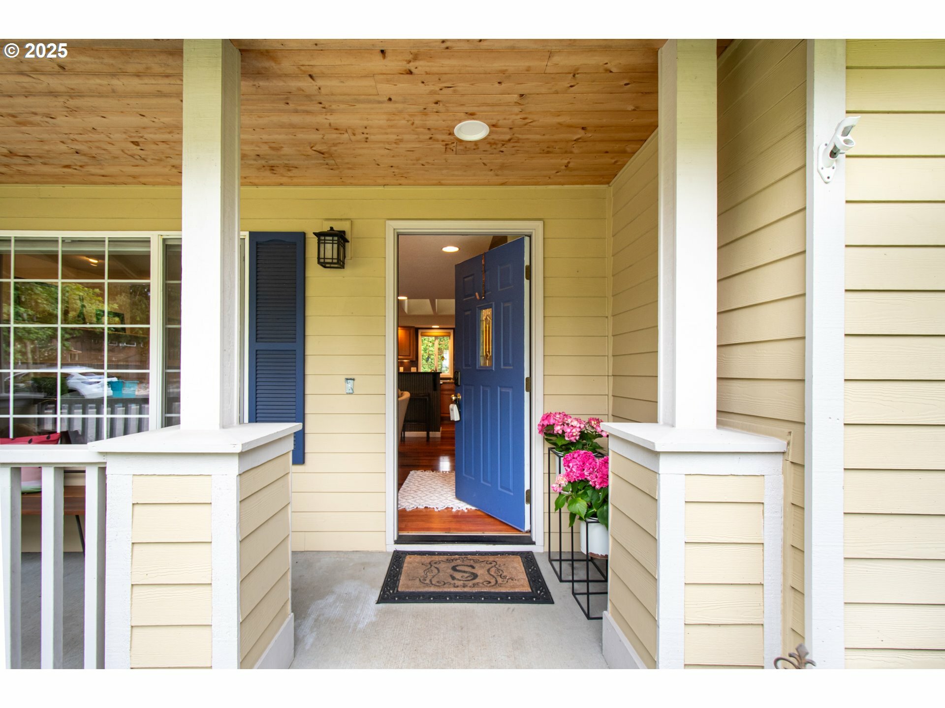 Property Photo: 2416 SE Higgins Dr WA 98683