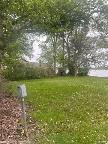 Property Photo: 5149 Lapeer Road N MI 48421