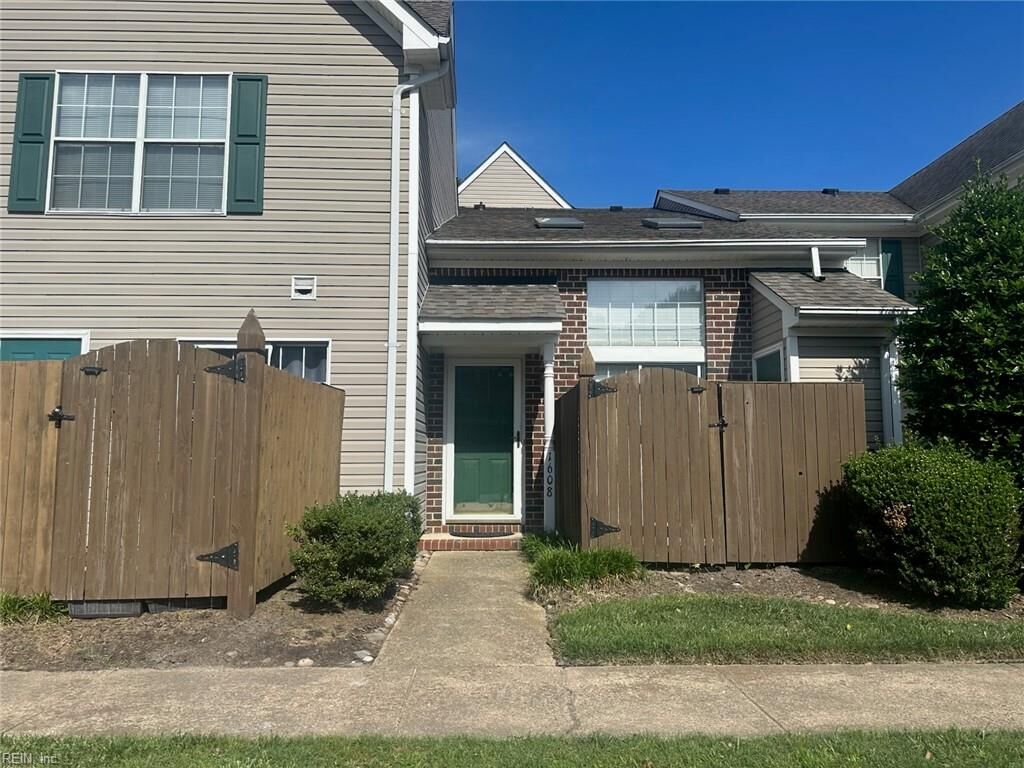 Property Photo:  1608 Willow Point Arch  VA 23320 