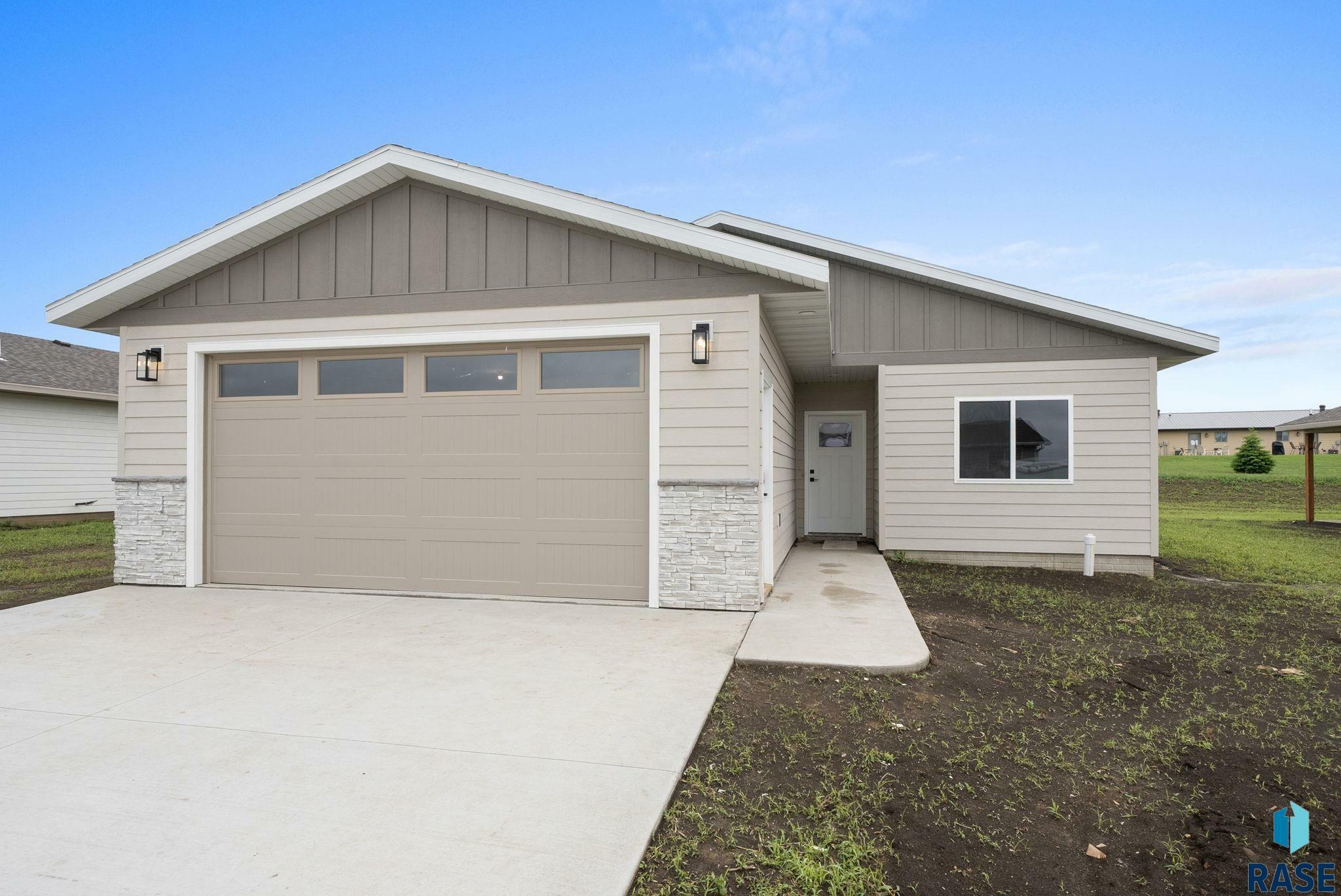 Property Photo:  1006 S 6th Ave  IA 51246 