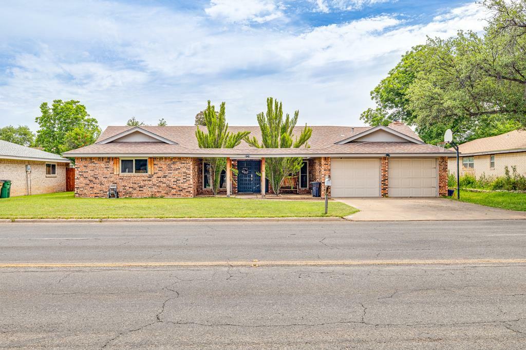 Property Photo: 3213 Sunset Dr TX 76904