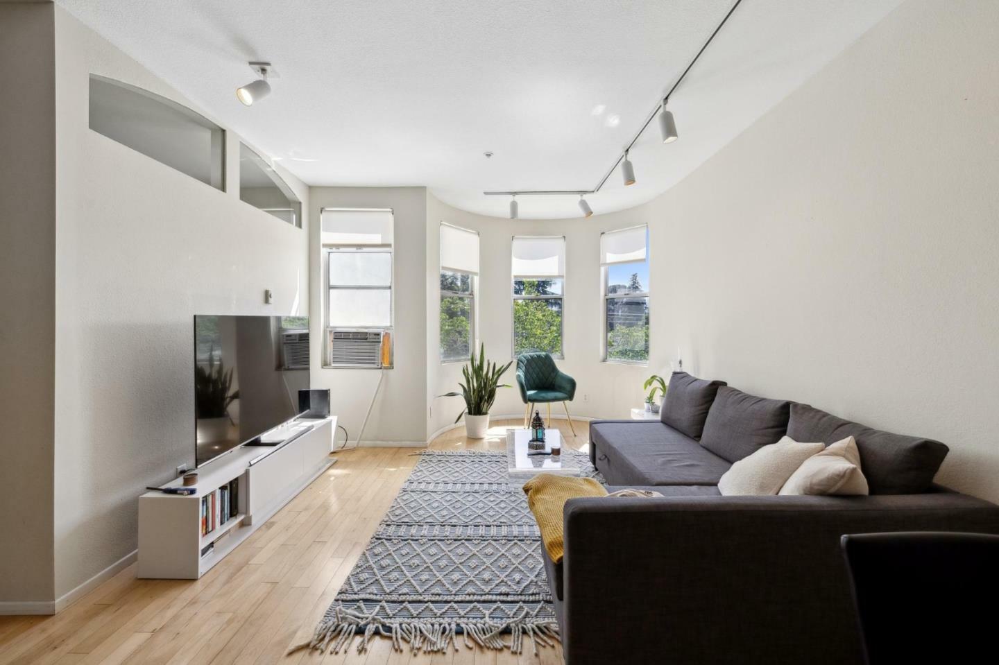 425 Alma Street 309  Palo Alto CA 94301 photo