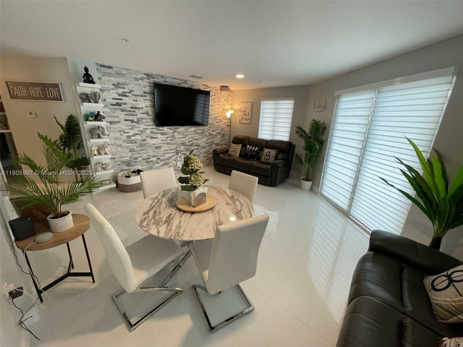 10950 NW 82nd St 208  Doral FL 33178 photo