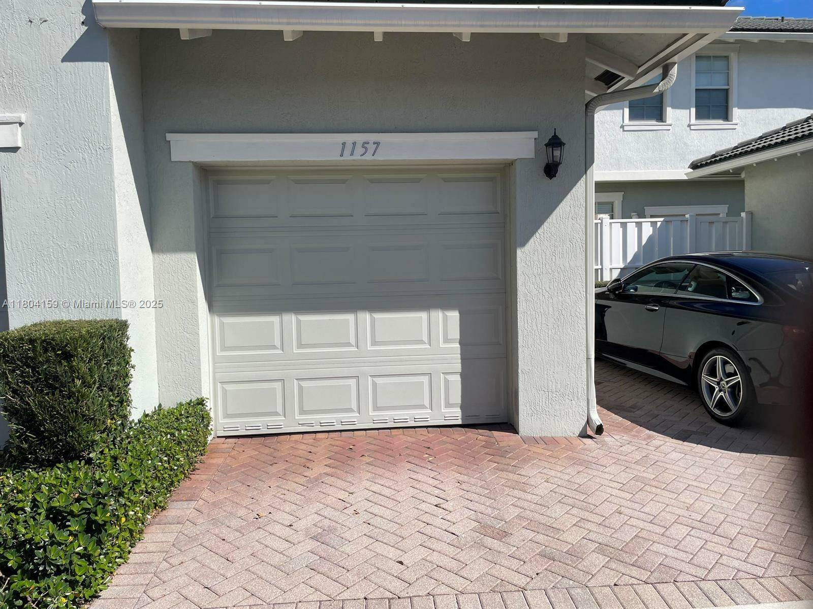 Property Photo: 1157 NW 18th Ave FL 33486