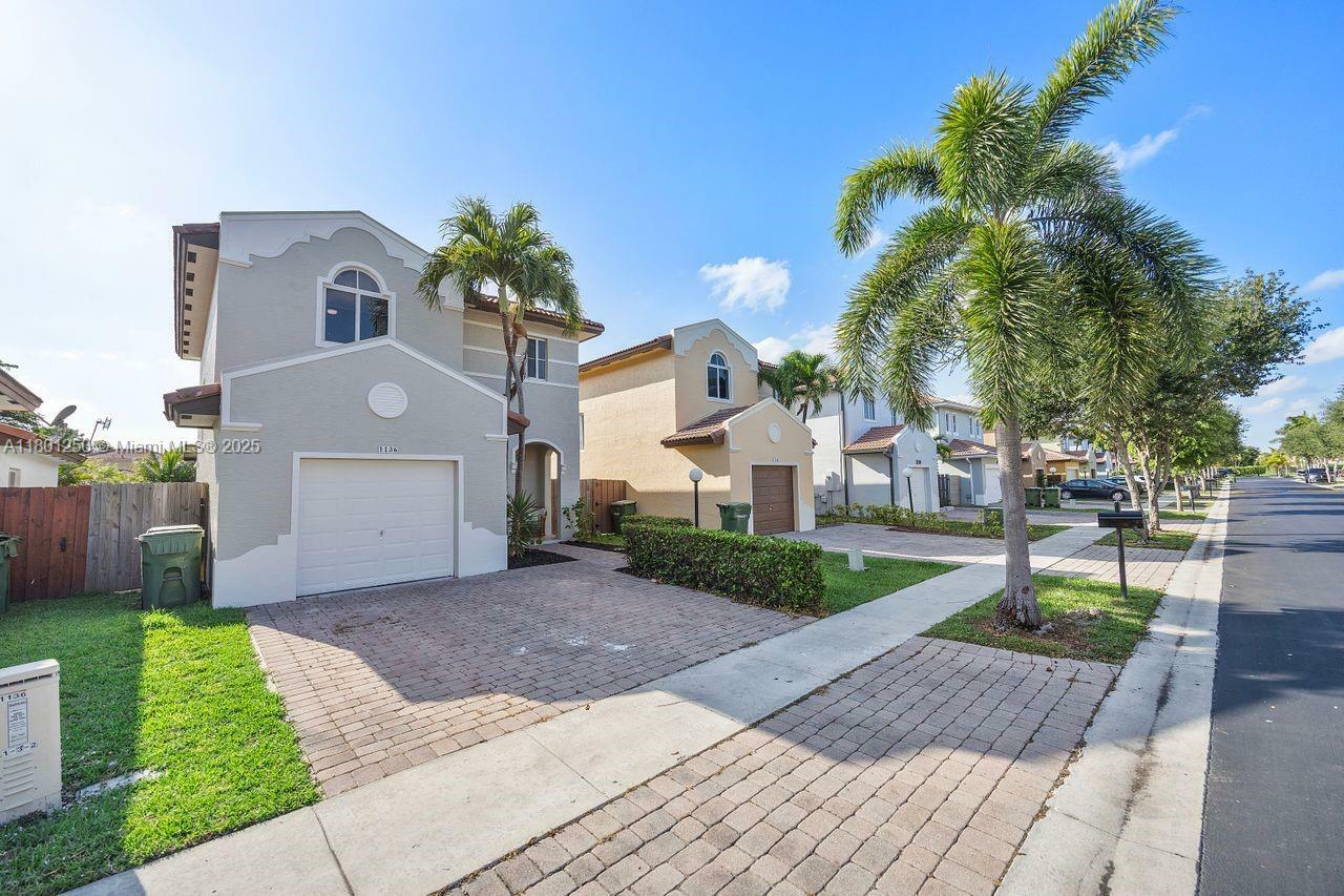 Property Photo: 1136 NE 41st Ave FL 33033