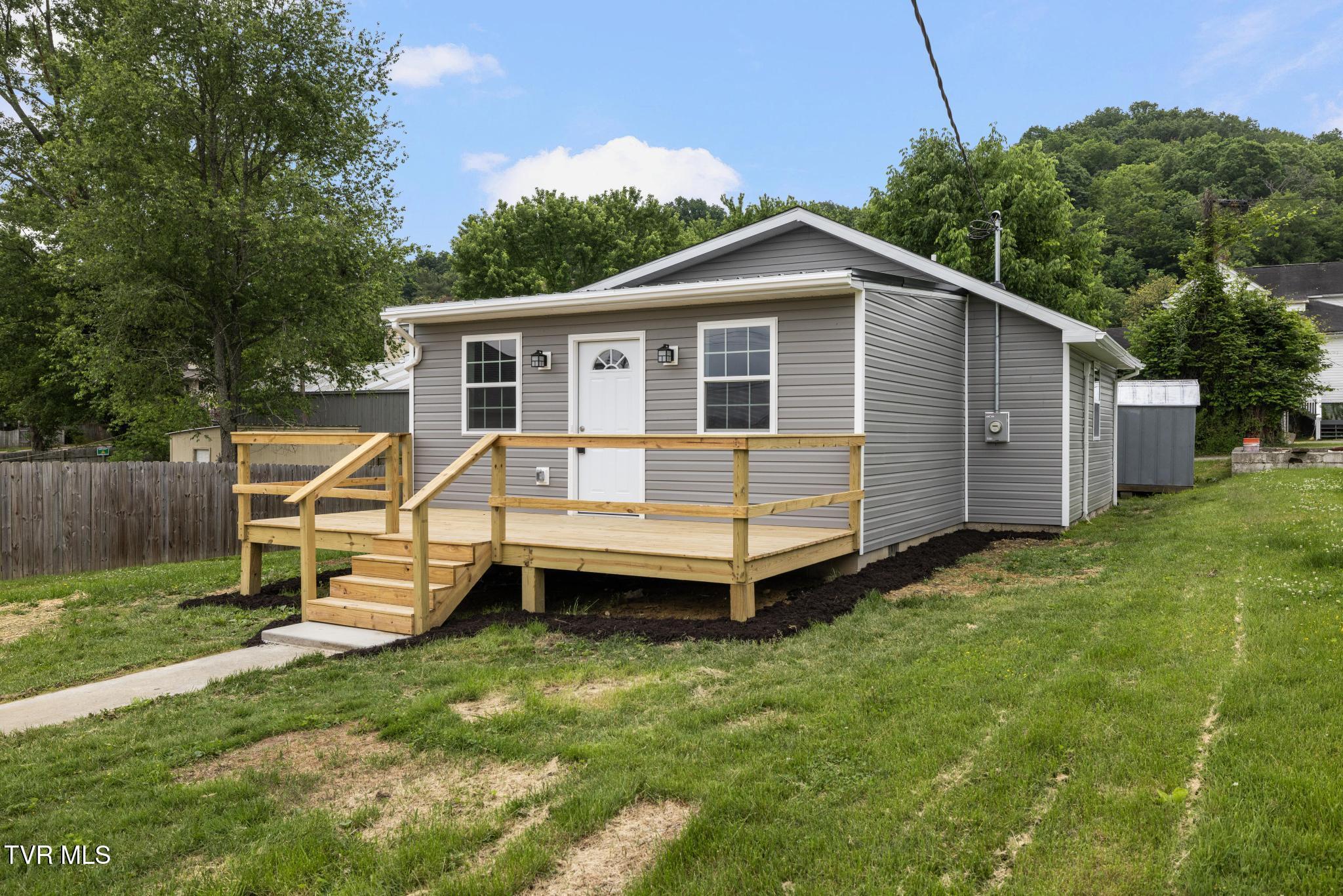 1410 Anderson St Street  Bristol TN 37620 photo