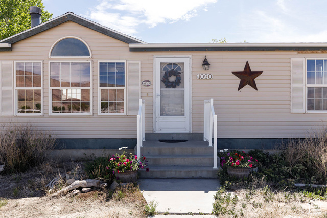 Property Photo: 1090 N 200 E UT 84523