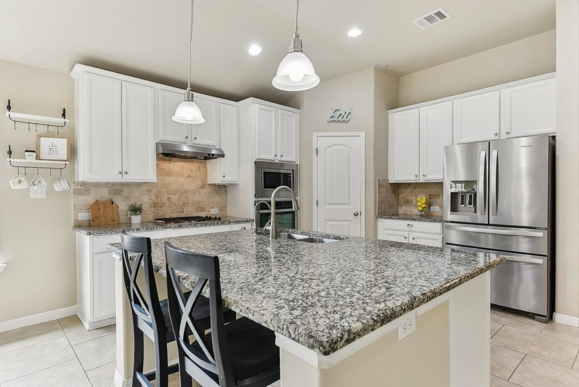 Property Photo: 190 Stone View Trail TX 78737