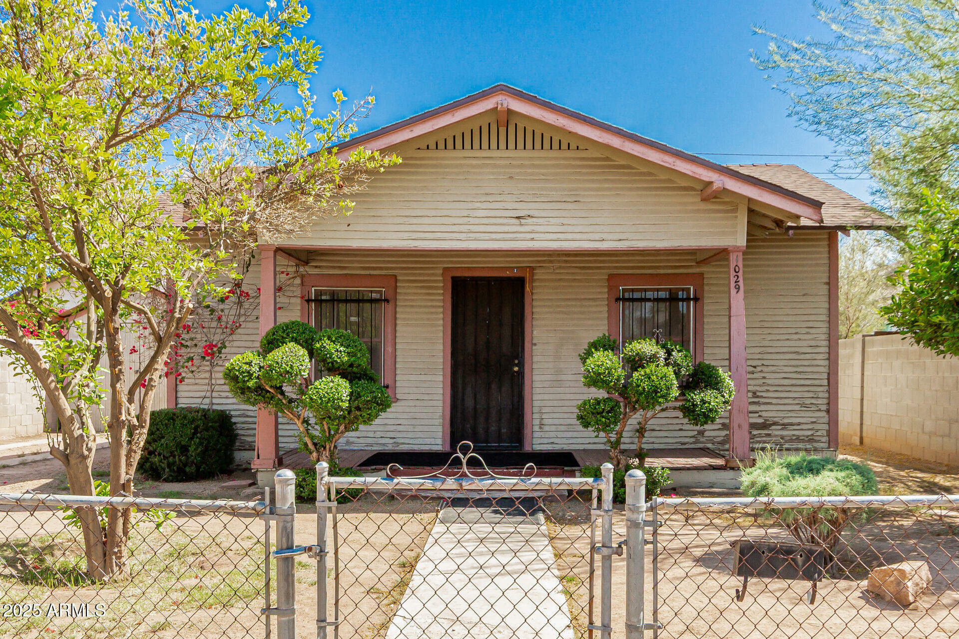 Property Photo:  1029 E McKinley Street  AZ 85006 