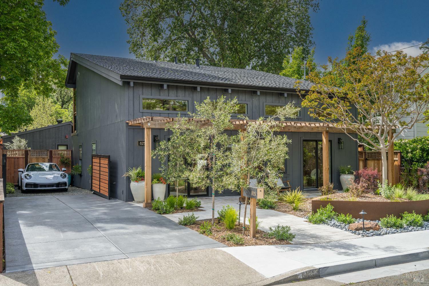 Property Photo: 825 Austin Avenue CA 95476