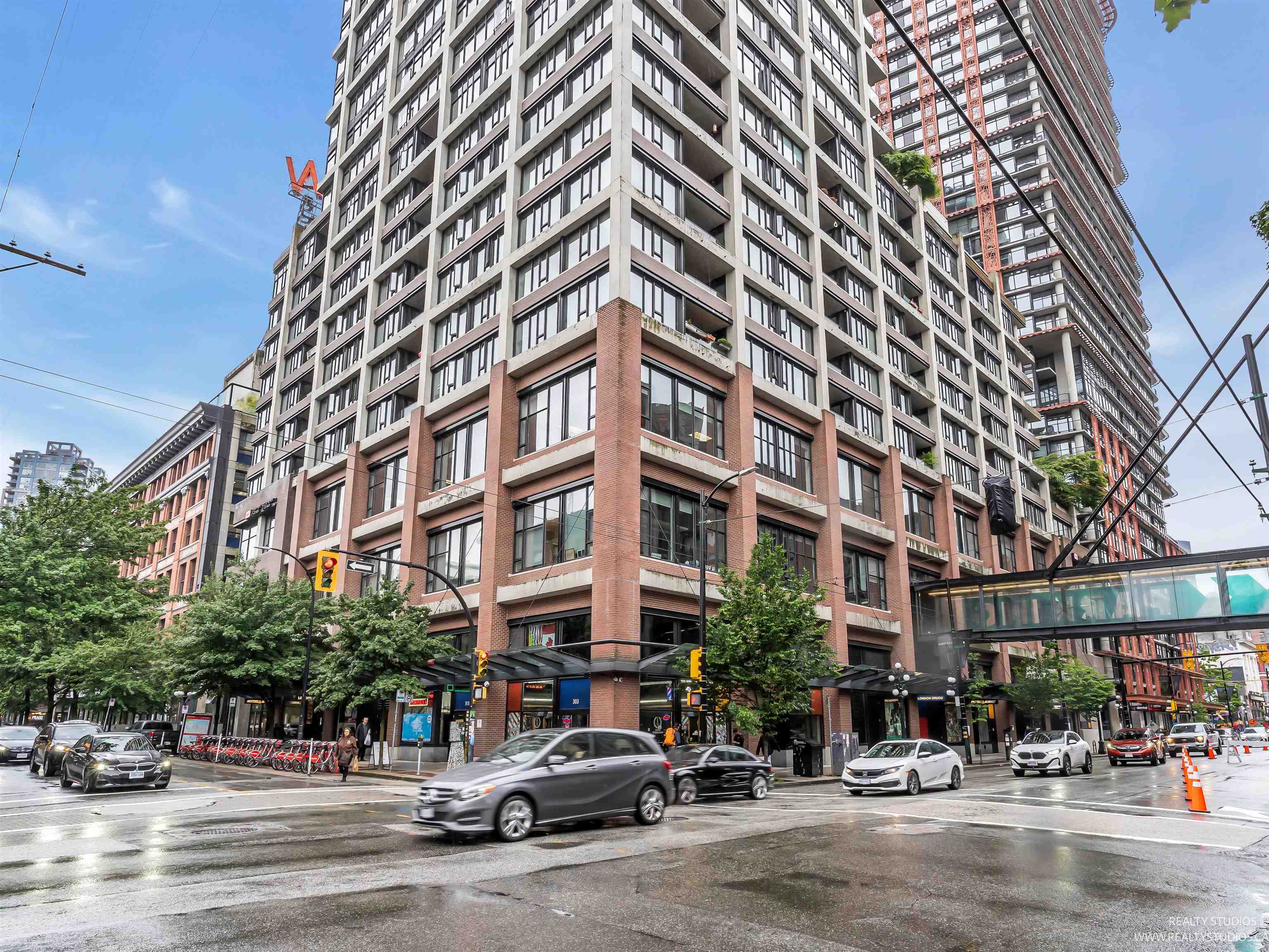 Property Photo: 108 W Cordova Street Ph 7 BC V6B 0G5