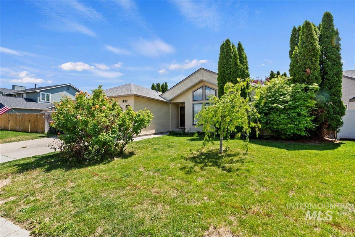 Property Photo: 1857 W Sandalwood Dr ID 83646-1366