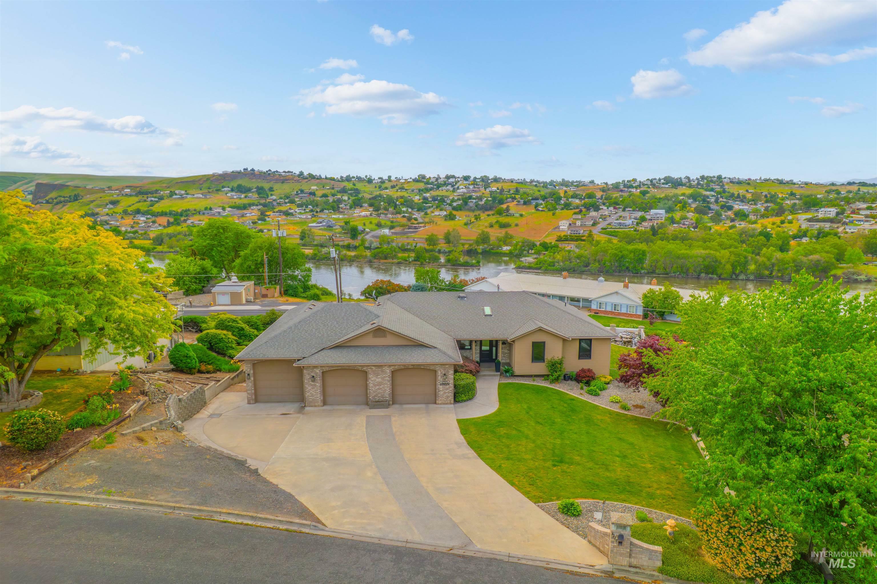 Property Photo: 3224 Meadowlark ID 83501