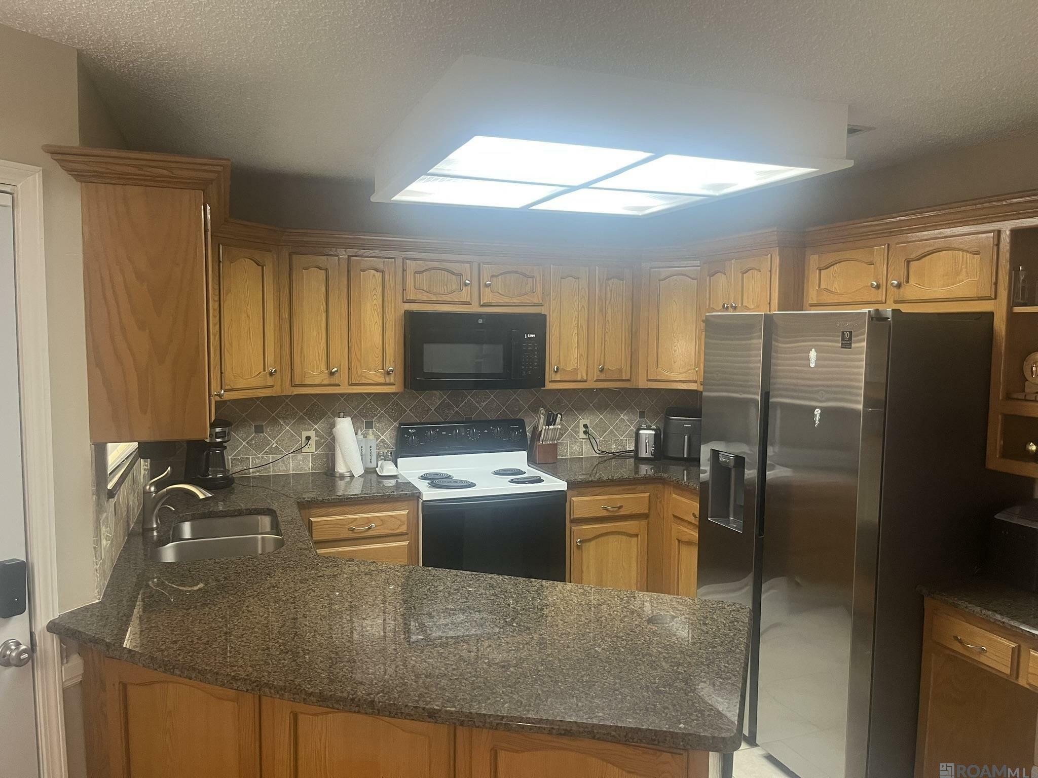 Property Photo: 17725 Nine Oaks Ave LA 70817