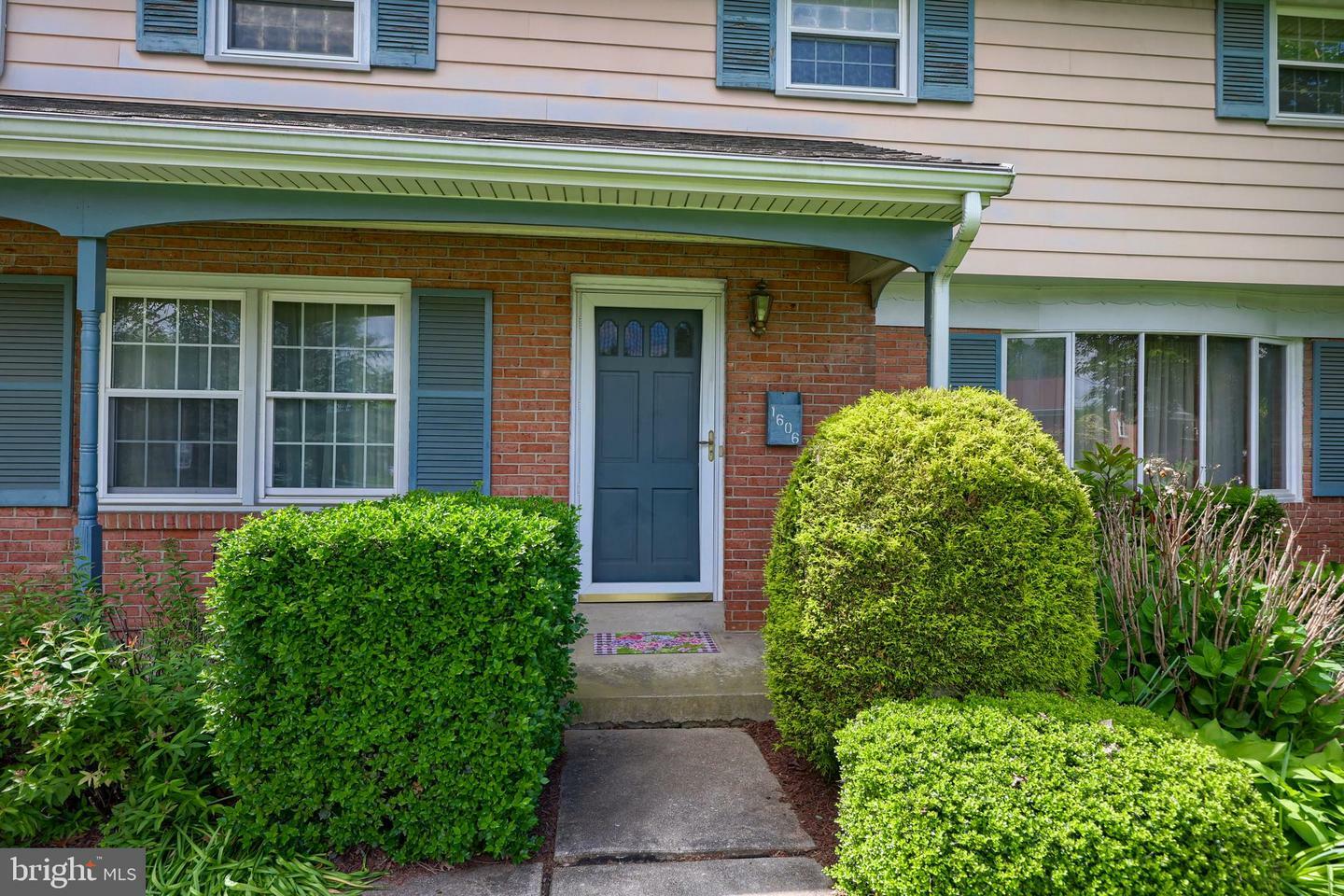 Property Photo: 1606 Ridgedale Drive PA 17601