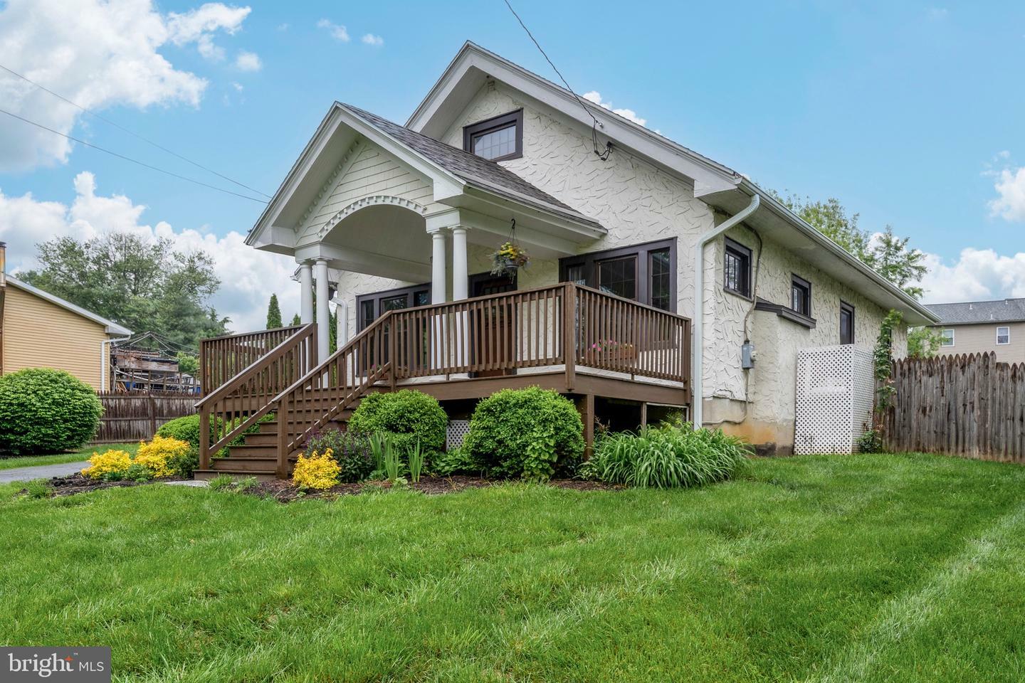 Property Photo: 209 Ironstone Ridge Road PA 17603