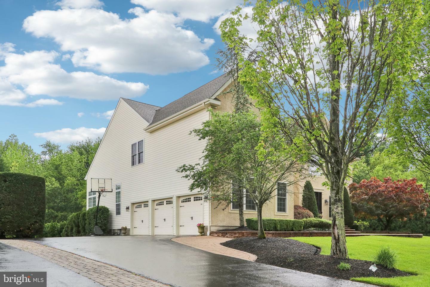 Property Photo: 13 Lenape Court NJ 08054