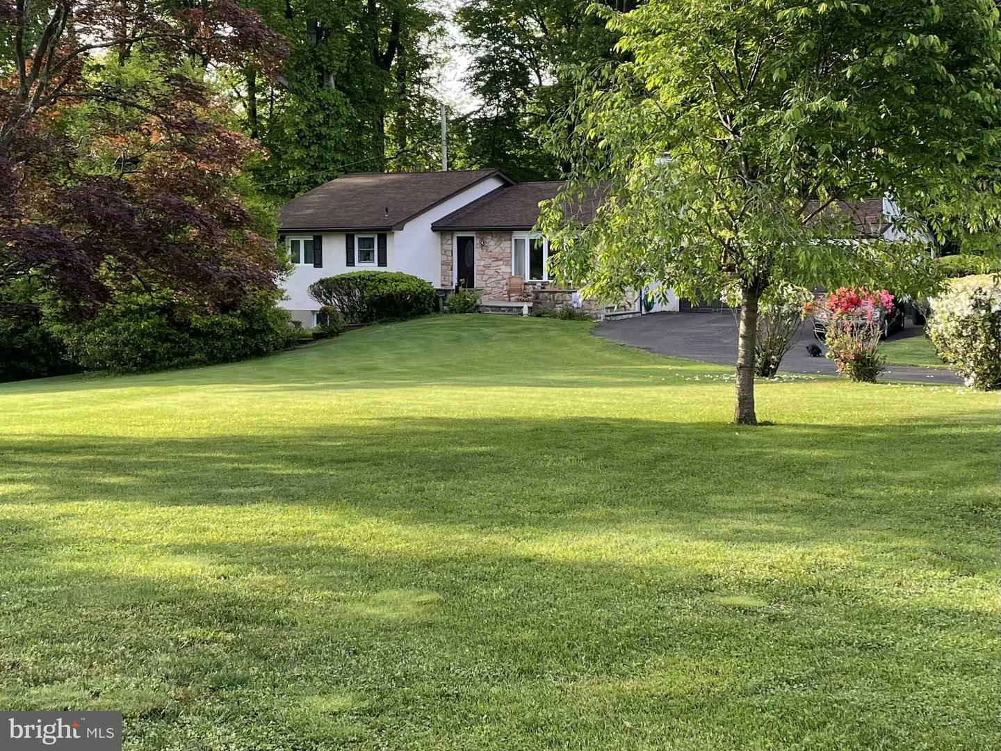 9 W Buttonwood Drive  Churchville PA 18966 photo