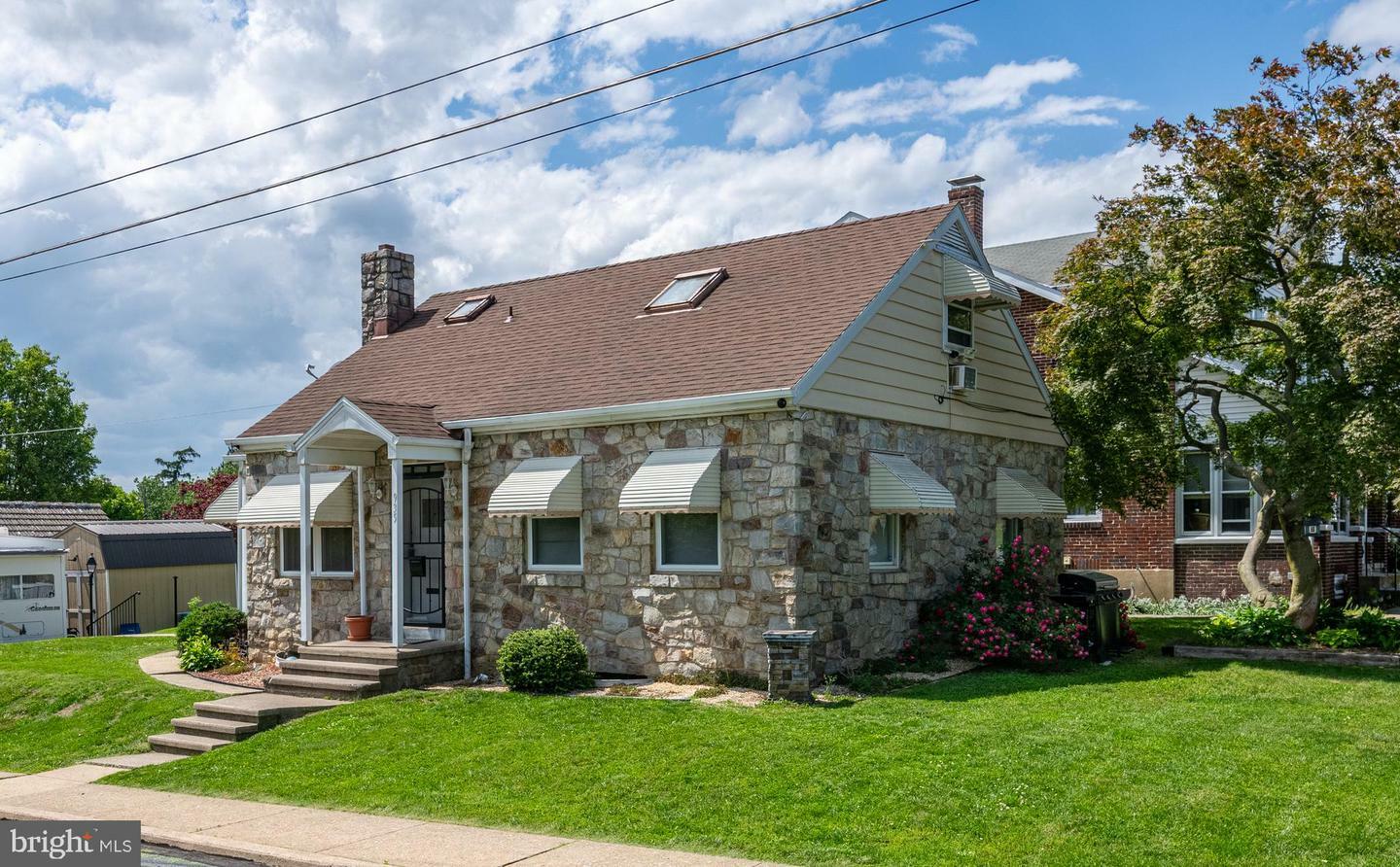 Property Photo: 935 Grove Street PA 19605