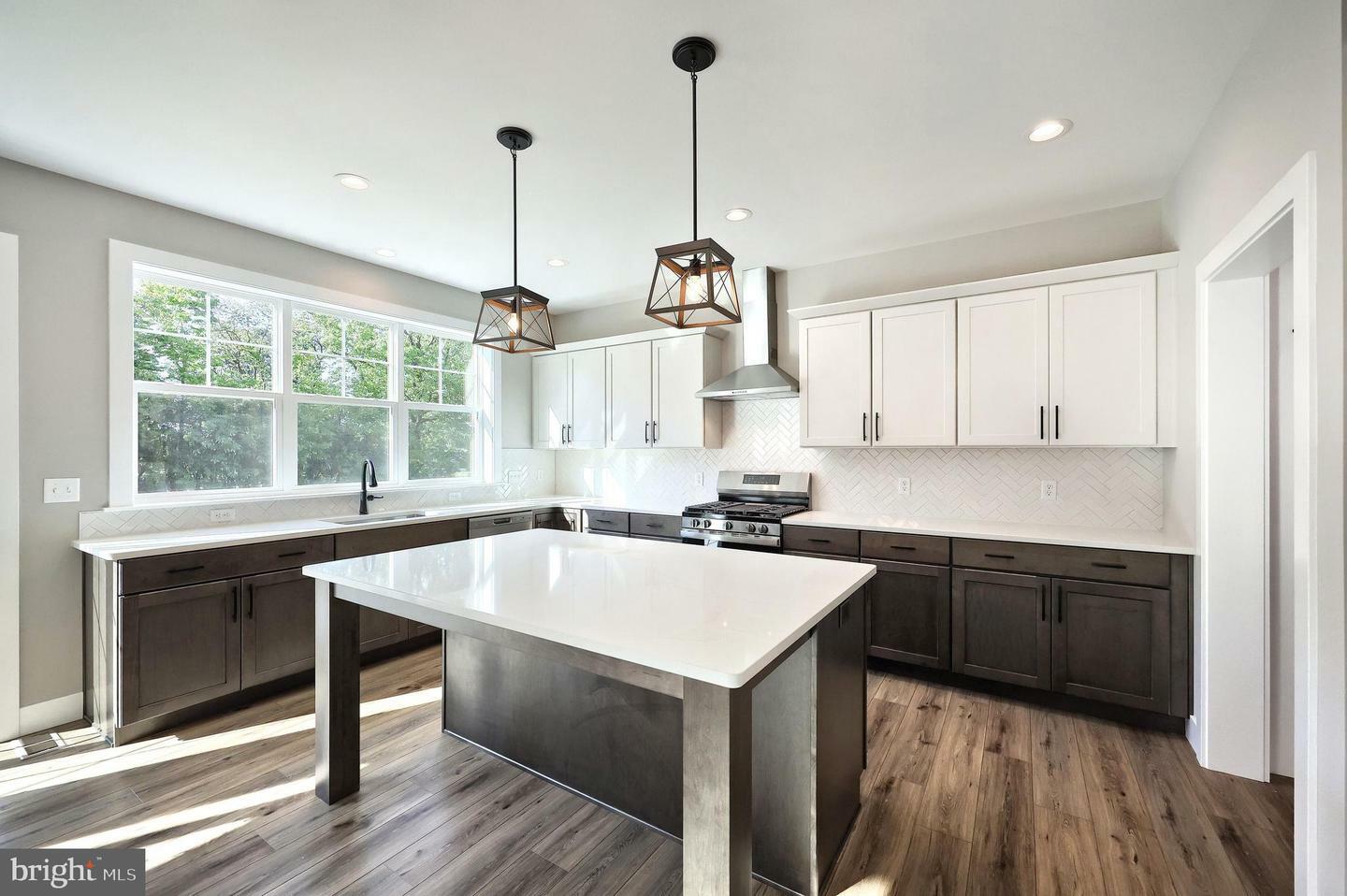 Property Photo: 102 Kensington Place PA 17050
