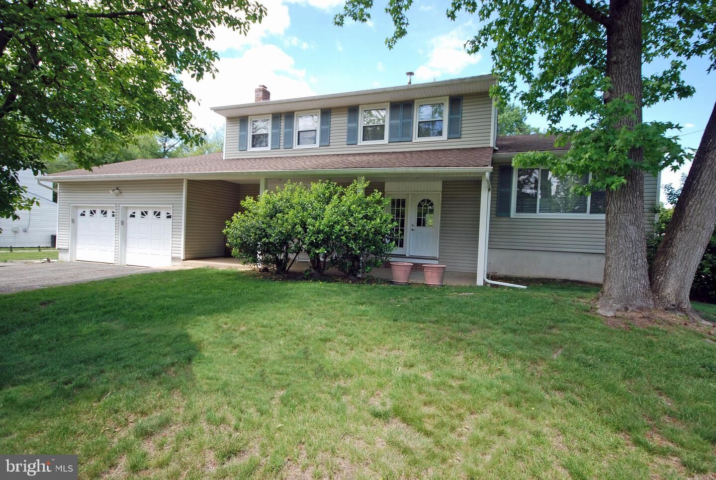 Property Photo:  606 Dutch Neck Road  NJ 08520 