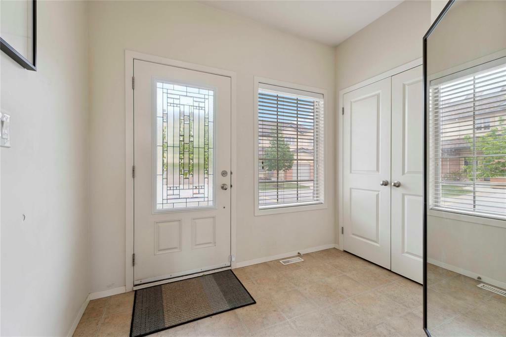 Property Photo: 99 Keslar Road MB R3T 1Z4