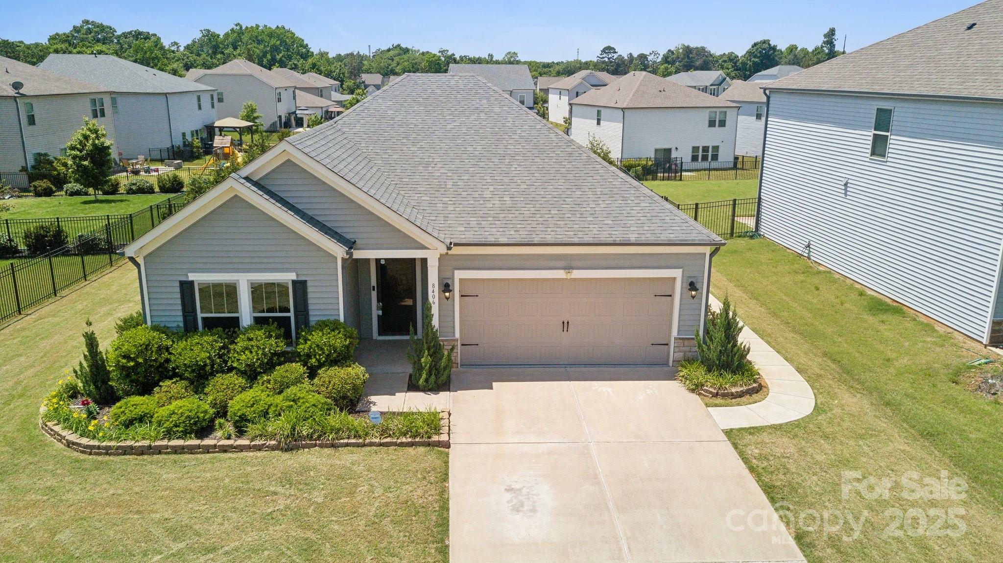 Property Photo: 8406 Flint Hill Drive NC 28273