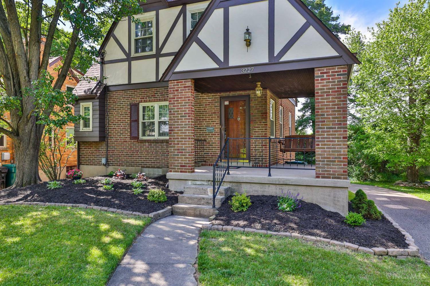 Property Photo: 3227 Manning Avenue OH 45211