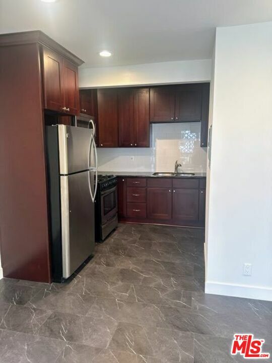 Property Photo: 137 S Crescent Dr CA 90212