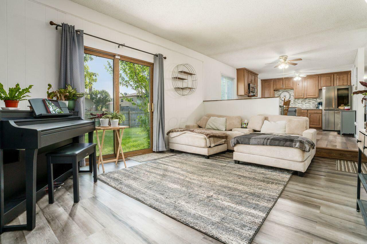 Property Photo: 6621 Olivetree Court OH 43068