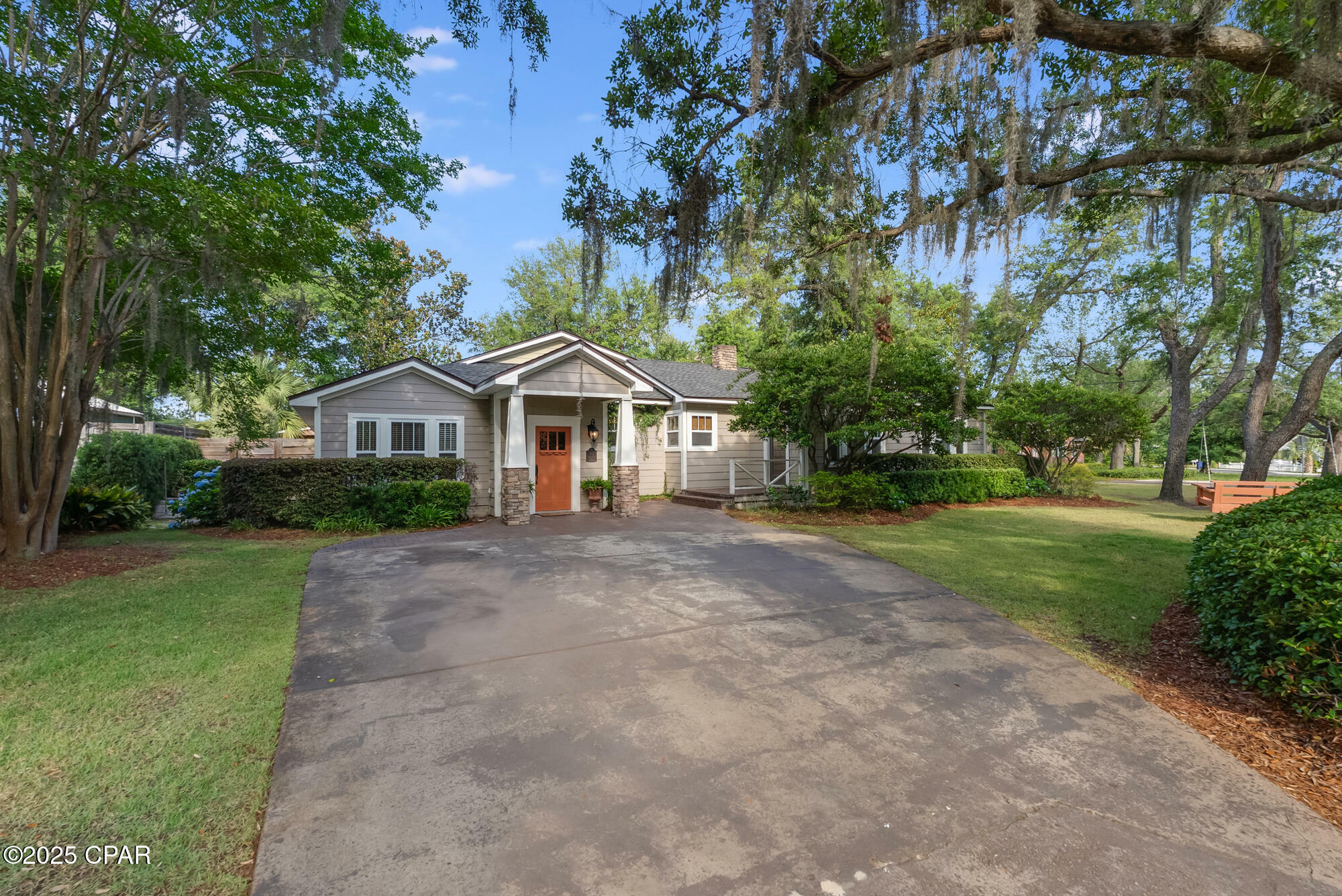 Property Photo: 342 S Macarthur Avenue FL 32401